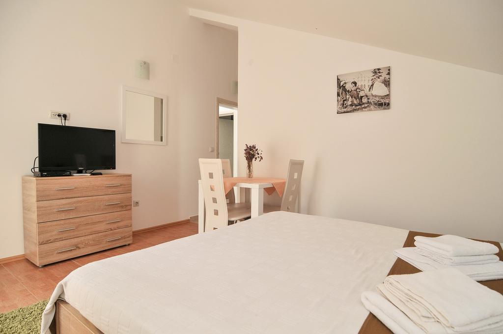 טיווט Apartmani P&M מראה חיצוני תמונה